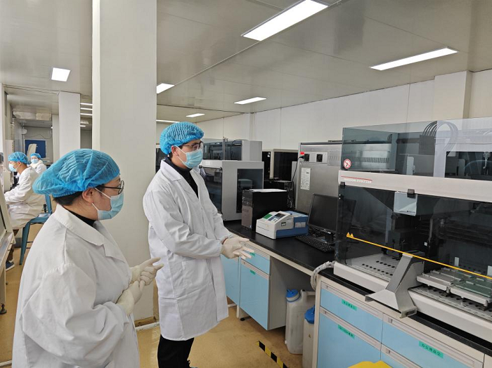 精准指导 守护健康——花溪区疾控中心全面开展艾滋病检测实验室技术指导与检验检测服务